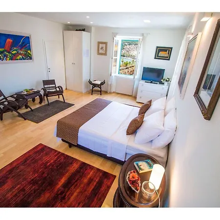 Apartment Charming Spliten Style Split