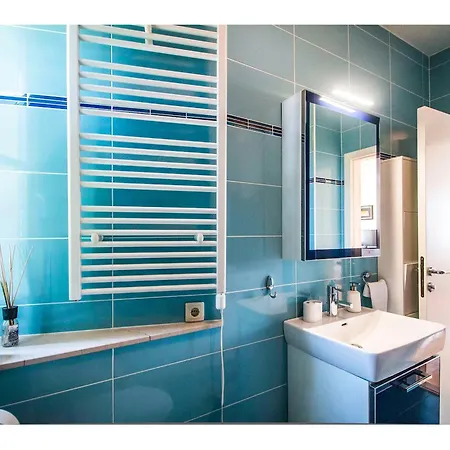 Charming Spliten Style Apartment *