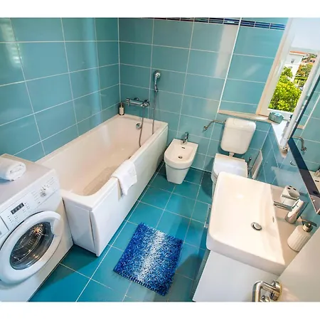 Charming Spliten Style Apartment *