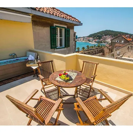 Apartment Charming Spliten Style *